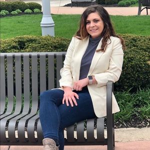 Meet your Posher, Jasmine